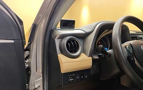 Toyota RAV4, 2019 год, 1 700 000 рублей, 7 фотография