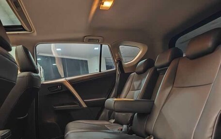 Toyota RAV4, 2019 год, 1 700 000 рублей, 15 фотография