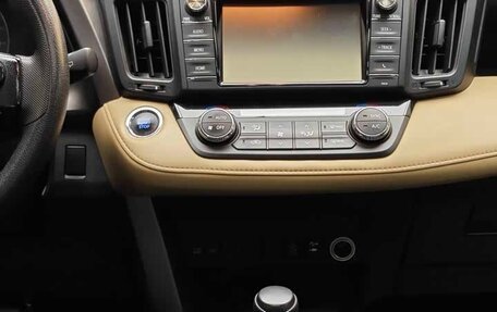 Toyota RAV4, 2019 год, 1 700 000 рублей, 13 фотография