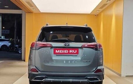 Toyota RAV4, 2019 год, 1 700 000 рублей, 17 фотография