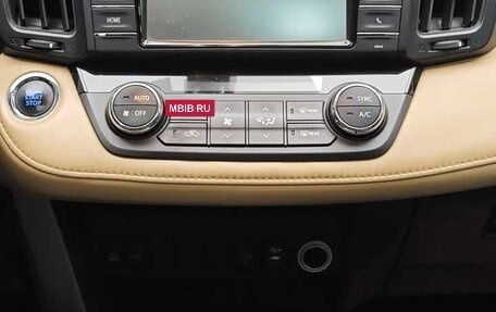 Toyota RAV4, 2019 год, 1 700 000 рублей, 11 фотография