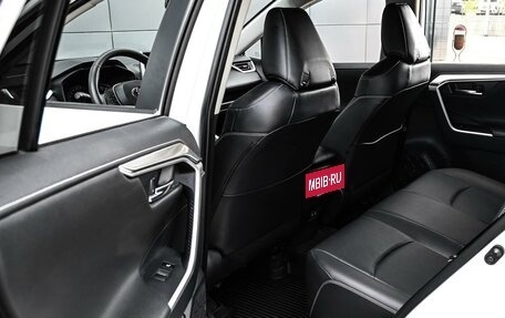 Toyota RAV4, 2021 год, 4 334 000 рублей, 13 фотография