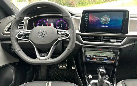 Volkswagen T-Roc I, 2023 год, 1 490 004 рублей, 11 фотография