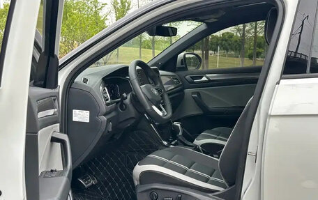 Volkswagen T-Roc I, 2023 год, 1 490 004 рублей, 8 фотография