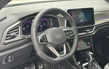 Volkswagen T-Roc I, 2023 год, 1 490 004 рублей, 10 фотография