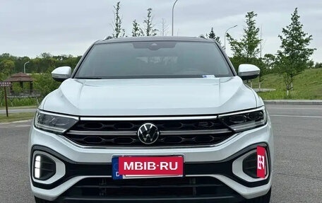 Volkswagen T-Roc I, 2023 год, 1 490 004 рублей, 2 фотография