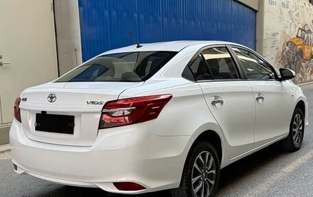 Toyota Vios III, 2022 год, 1 220 000 рублей, 5 фотография