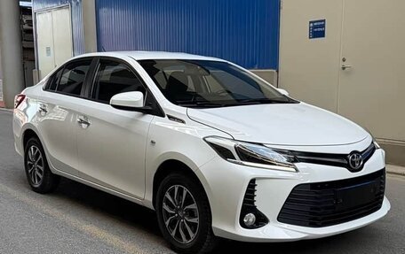 Toyota Vios III, 2022 год, 1 220 000 рублей, 3 фотография