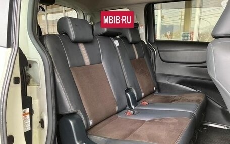 Toyota Sienta II, 2021 год, 1 110 000 рублей, 15 фотография