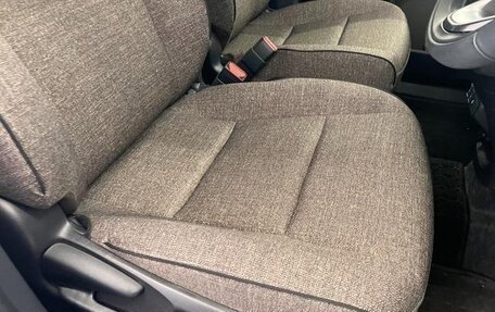 Toyota Sienta, 2023 год, 1 220 000 рублей, 6 фотография