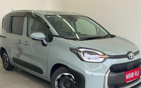 Toyota Sienta, 2023 год, 1 220 000 рублей, 2 фотография