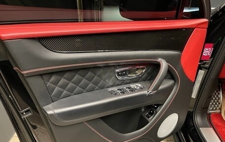 Bentley Bentayga I, 2018 год, 12 000 000 рублей, 13 фотография