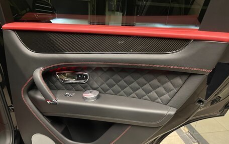 Bentley Bentayga I, 2018 год, 12 000 000 рублей, 21 фотография