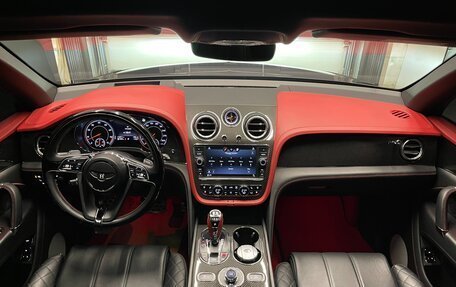 Bentley Bentayga I, 2018 год, 12 000 000 рублей, 26 фотография