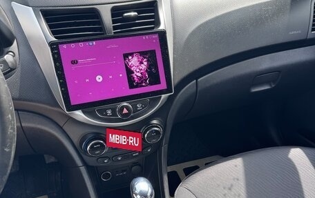 Hyundai Solaris II рестайлинг, 2012 год, 1 000 000 рублей, 6 фотография