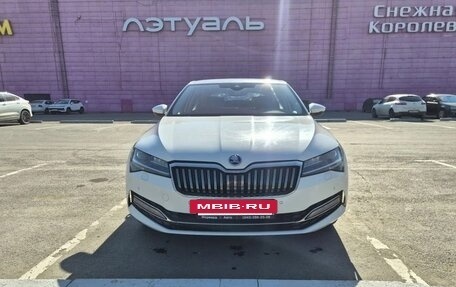 Skoda Superb III рестайлинг, 2019 год, 1 750 000 рублей, 34 фотография