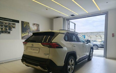 Toyota RAV4, 2020 год, 3 500 000 рублей, 4 фотография