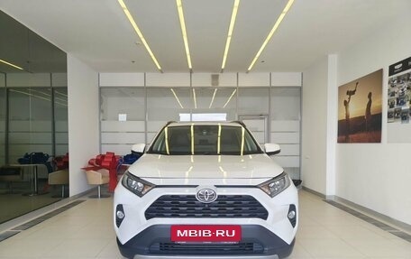 Toyota RAV4, 2020 год, 3 500 000 рублей, 2 фотография