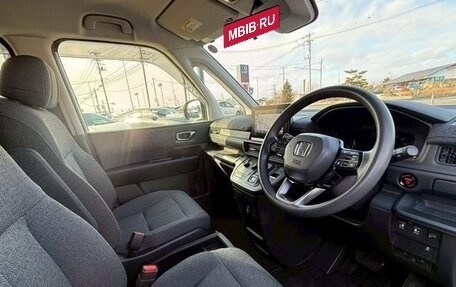 Honda Stepwgn, 2022 год, 2 250 000 рублей, 9 фотография