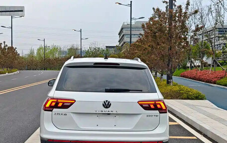 Volkswagen Tiguan II, 2023 год, 2 200 004 рублей, 5 фотография
