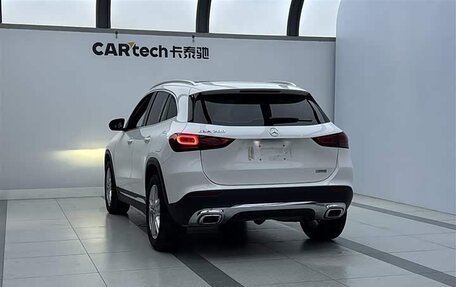 Mercedes-Benz GLA, 2022 год, 1 950 000 рублей, 2 фотография