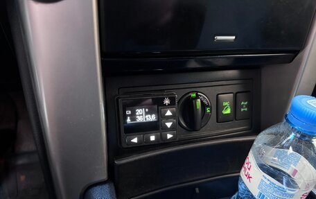 Toyota Land Cruiser Prado 150 рестайлинг 2, 2013 год, 3 650 000 рублей, 13 фотография