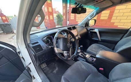 Toyota Land Cruiser Prado 150 рестайлинг 2, 2013 год, 3 650 000 рублей, 8 фотография