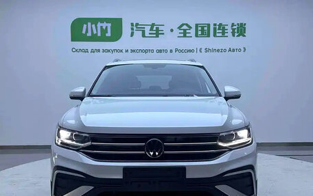 Volkswagen Tiguan II, 2023 год, 2 650 000 рублей, 2 фотография