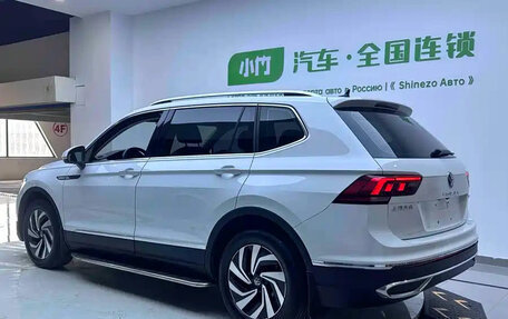 Volkswagen Tiguan II, 2023 год, 2 650 000 рублей, 4 фотография