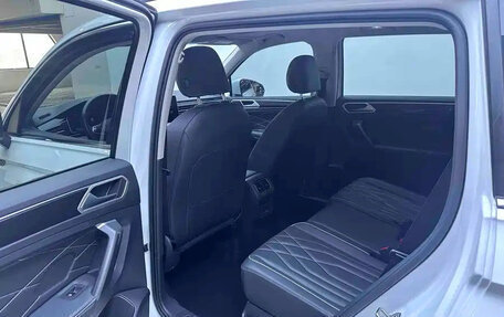 Volkswagen Tiguan II, 2023 год, 2 650 000 рублей, 13 фотография