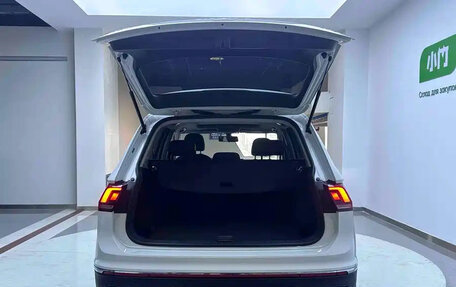 Volkswagen Tiguan II, 2023 год, 2 650 000 рублей, 8 фотография