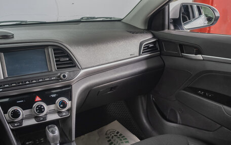 Hyundai Elantra VI рестайлинг, 2018 год, 999 000 рублей, 12 фотография