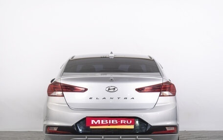 Hyundai Elantra VI рестайлинг, 2018 год, 999 000 рублей, 5 фотография