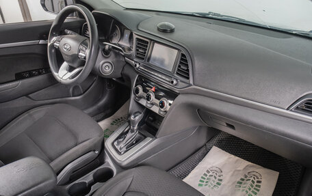 Hyundai Elantra VI рестайлинг, 2018 год, 999 000 рублей, 18 фотография