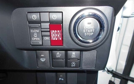 Toyota Roomy I, 2022 год, 906 000 рублей, 10 фотография