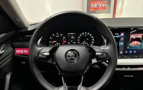 Skoda Octavia, 2022 год, 1 950 000 рублей, 9 фотография