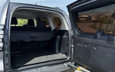 Toyota Land Cruiser Prado 150 рестайлинг 2, 2021 год, 5 600 000 рублей, 10 фотография