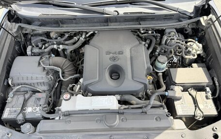 Toyota Land Cruiser Prado 150 рестайлинг 2, 2021 год, 5 600 000 рублей, 12 фотография