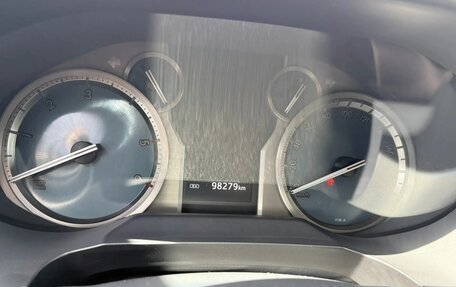 Toyota Land Cruiser Prado 150 рестайлинг 2, 2021 год, 5 600 000 рублей, 16 фотография