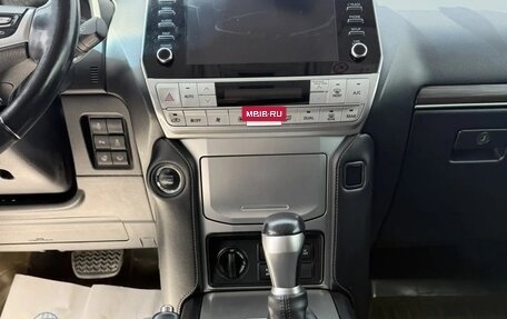 Toyota Land Cruiser Prado 150 рестайлинг 2, 2021 год, 5 600 000 рублей, 18 фотография