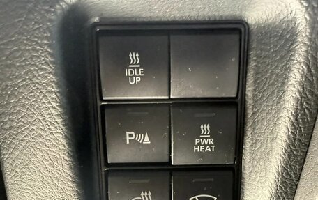 Toyota Land Cruiser Prado 150 рестайлинг 2, 2021 год, 5 600 000 рублей, 28 фотография
