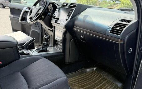 Toyota Land Cruiser Prado 150 рестайлинг 2, 2021 год, 5 600 000 рублей, 17 фотография