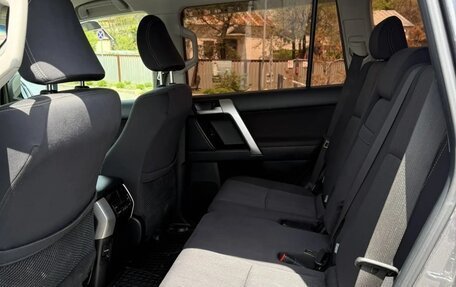 Toyota Land Cruiser Prado 150 рестайлинг 2, 2021 год, 5 600 000 рублей, 23 фотография