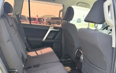 Toyota Land Cruiser Prado 150 рестайлинг 2, 2021 год, 5 600 000 рублей, 24 фотография