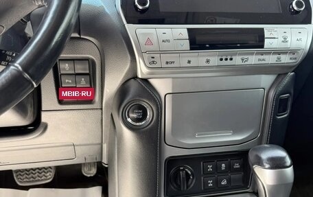 Toyota Land Cruiser Prado 150 рестайлинг 2, 2021 год, 5 600 000 рублей, 19 фотография
