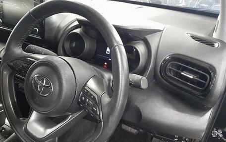 Toyota Yaris Cross, 2021 год, 1 130 010 рублей, 9 фотография
