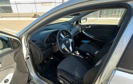 Hyundai Solaris II рестайлинг, 2012 год, 730 000 рублей, 9 фотография
