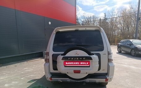 Mitsubishi Pajero IV, 2010 год, 2 000 000 рублей, 2 фотография