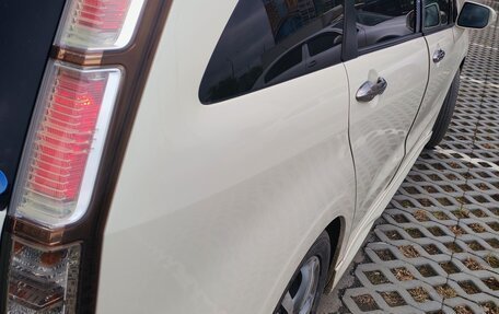 Honda Stream II, 2011 год, 1 400 000 рублей, 2 фотография