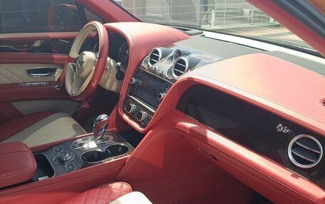 Bentley Bentayga I, 2017 год, 12 500 000 рублей, 6 фотография